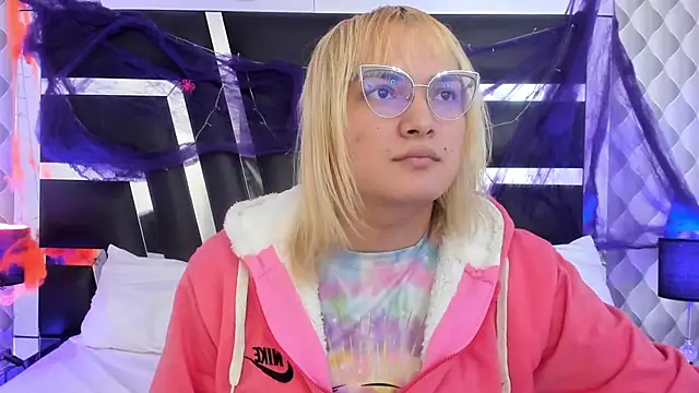 katya kozlov online show from November 7, 2025, 1:27 am