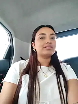 aisha es online show from September 26, 2025, 8:02 pm