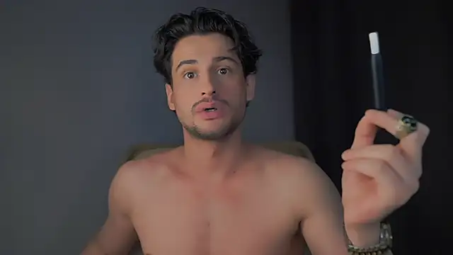 Keen   Luckystrike online show from December 8, 2024, 8:25 pm