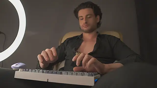 Keen   Luckystrike online show from March 22, 2025, 1:54 am