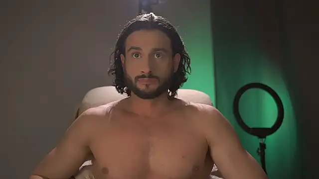 Keen   Luckystrike online show from October 17, 2025, 9:28 pm