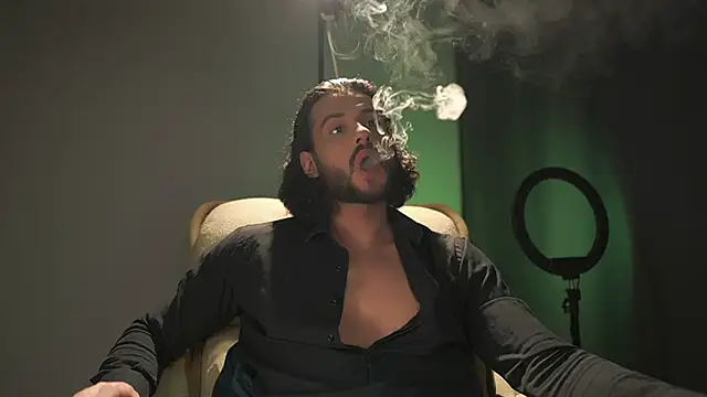 Keen   Luckystrike online show from October 19, 2025, 9:04 pm