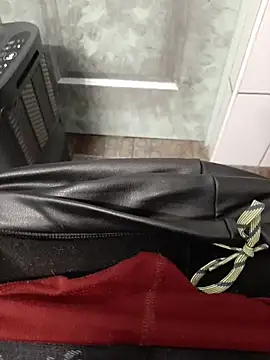 feathersify online show from November 6, 2025, 6:58 am