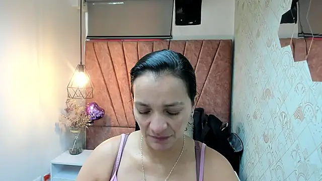 MarilynMiilf  online show from November 4, 2025, 7:24 pm