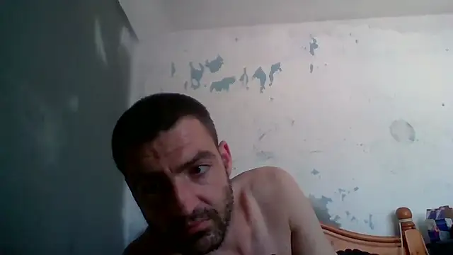 ThatGuyNextDoor1992 online show from September 28, 2025, 7:14 am