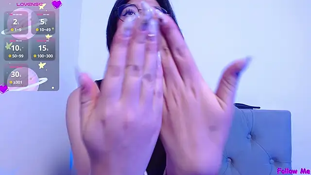 Snapshot of Red-moon1 chatting on December 21, 2024, 5:29 pm Red-moon1 online show from December 21, 2024, 5:29 pm