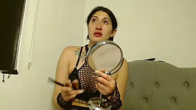 Snapshot of Red-moon1 chatting on December 28, 2024, 11:09 am Red-moon1 online show from December 28, 2024, 11:09 am