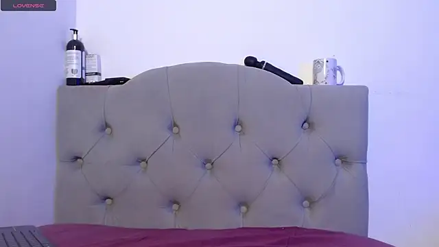 Snapshot of Red-moon1 chatting on January 6, 2025, 3:19 pm Red-moon1 online show from January 6, 2025, 3:19 pm