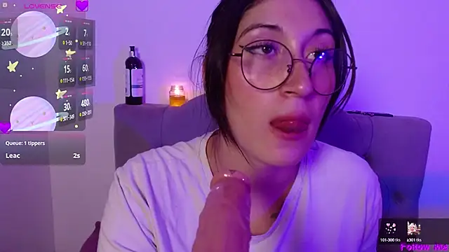 Snapshot of Red-moon1 chatting on January 19, 2025, 2:49 pm Red-moon1 online show from January 19, 2025, 2:49 pm