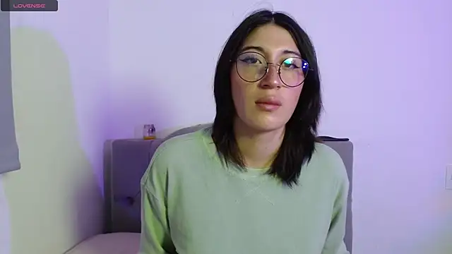 Snapshot of Red-moon1 chatting on January 27, 2025, 11:22 am Red-moon1 online show from January 27, 2025, 11:22 am