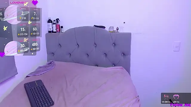 Snapshot of Red-moon1 chatting on March 12, 2025, 2:34 pm Red-moon1 online show from March 12, 2025, 2:34 pm