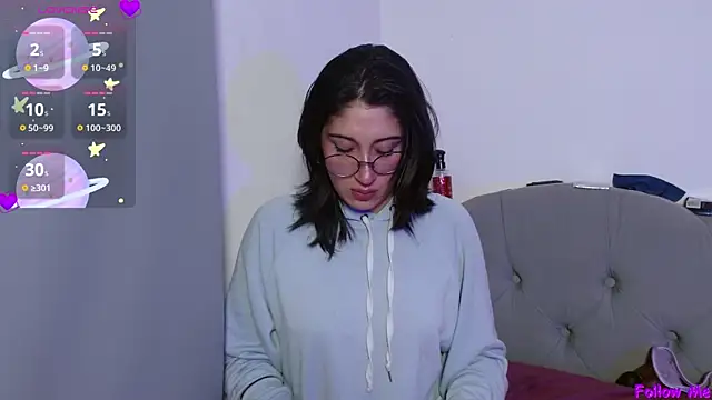 Snapshot of Red-moon1 chatting on September 12, 2025, 4:34 am Red-moon1 online show from September 12, 2025, 4:34 am