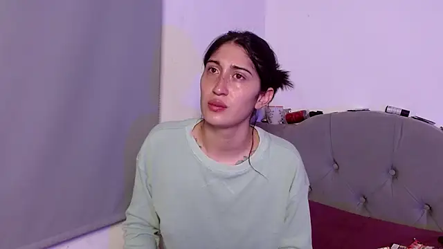 Snapshot of Red-moon1 chatting on September 19, 2025, 4:36 am Red-moon1 online show from September 19, 2025, 4:36 am