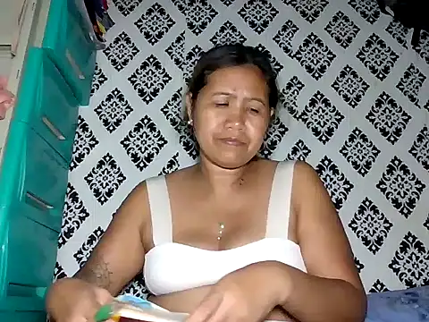 sweet smile4u online show from March 27, 2026, 11:21 am