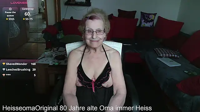 HeisseomaOriginal online show from March 13, 2025, 11:19 am