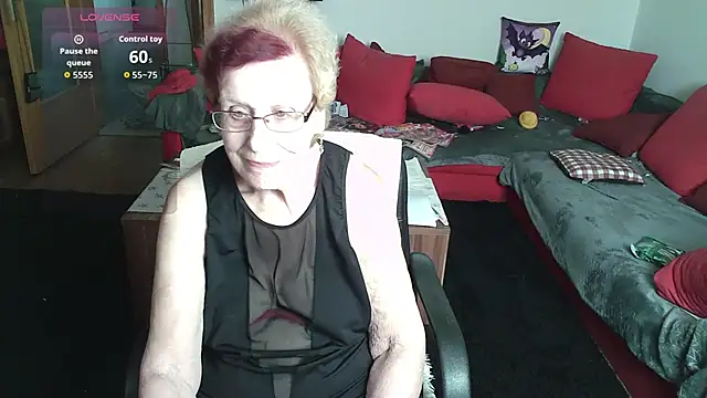 HeisseomaOriginal online show from October 27, 2025, 8:07 am