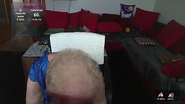 HeisseomaOriginal online show from December 1, 2025, 12:32 pm