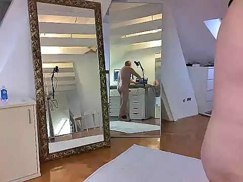 Snapshot of tobi_jerker chatting on January 2, 2025, 1:40 pm tobi jerker online show from January 2, 2025, 1:40 pm