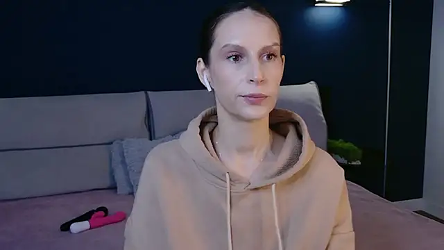 Mila Anders online show from March 20, 2026, 5:56 am