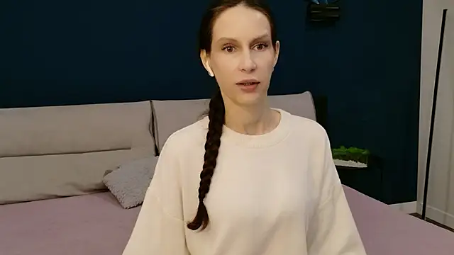 Snapshot of Mila_Anders chatting on April 19, 2026, 4:34 am Mila Anders online show from April 19, 2026, 4:34 am