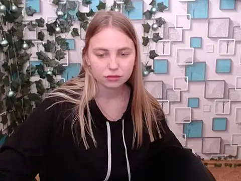 klerkarina online show from December 8, 2024, 9:35 am