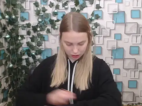 klerkarina online show from December 18, 2024, 7:58 am