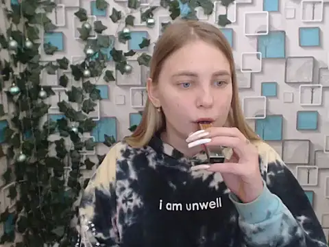 klerkarina online show from December 23, 2024, 9:27 am