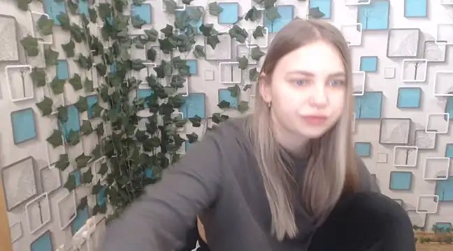 klerkarina online show from February 9, 2025, 5:40 am