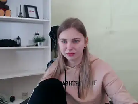 klerkarina online show from February 13, 2025, 9:41 am