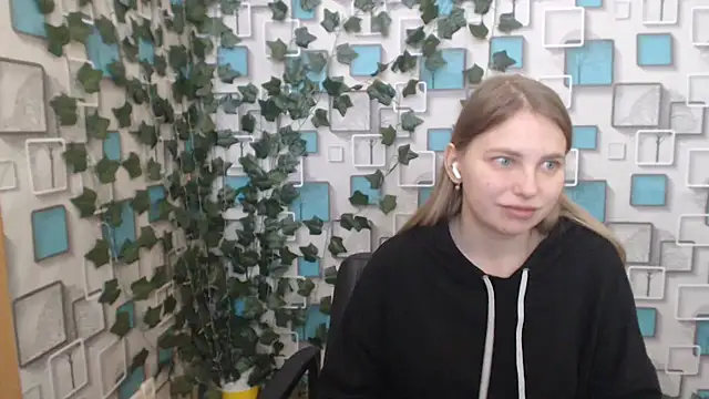klerkarina online show from February 18, 2025, 9:21 am