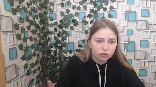 klerkarina online show from March 4, 2025, 7:19 am