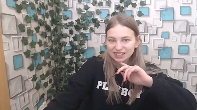 klerkarina online show from March 5, 2025, 5:40 am
