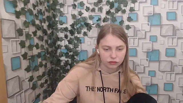 klerkarina online show from March 19, 2025, 9:06 am