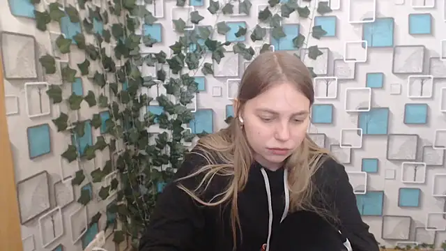 klerkarina online show from March 21, 2025, 9:23 am