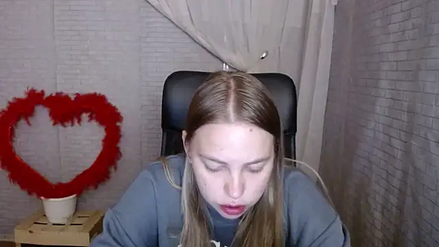 klerkarina online show from October 7, 2025, 5:26 am