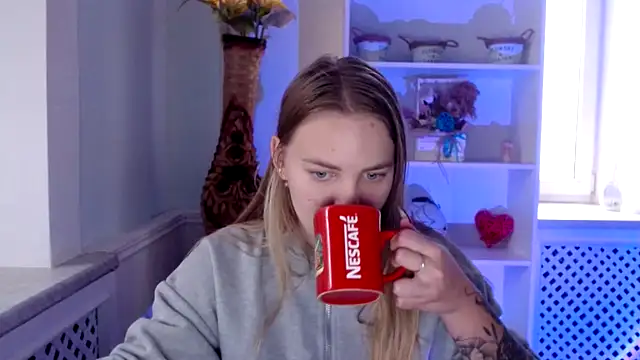 klerkarina online show from October 10, 2025, 5:17 am