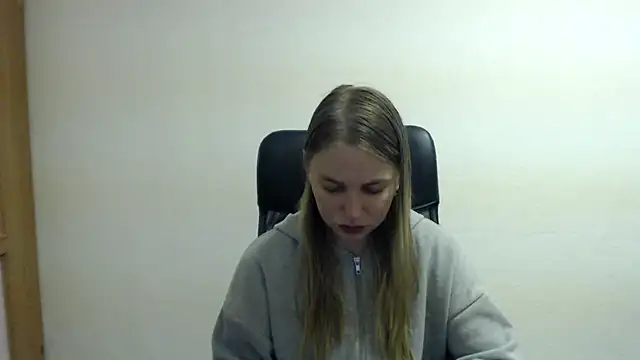 klerkarina online show from October 18, 2025, 6:16 am