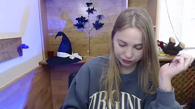 klerkarina online show from November 3, 2025, 6:14 am