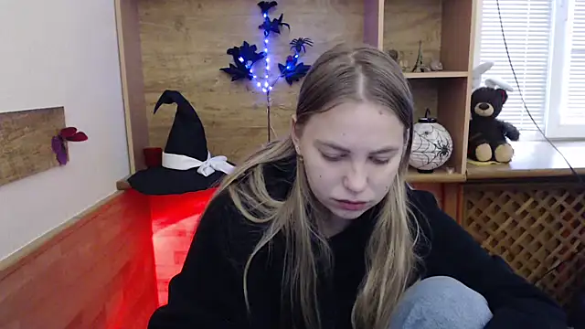 klerkarina online show from November 4, 2025, 6:01 am