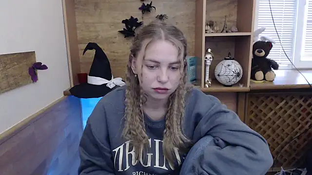 klerkarina online show from November 5, 2025, 5:51 am