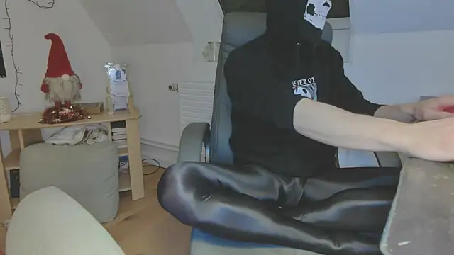 Nyl0nnickb0y online show from January 11, 2026, 7:30 pm