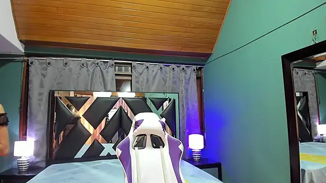 Linda4Petite online show from January 17, 2025, 11:17 am