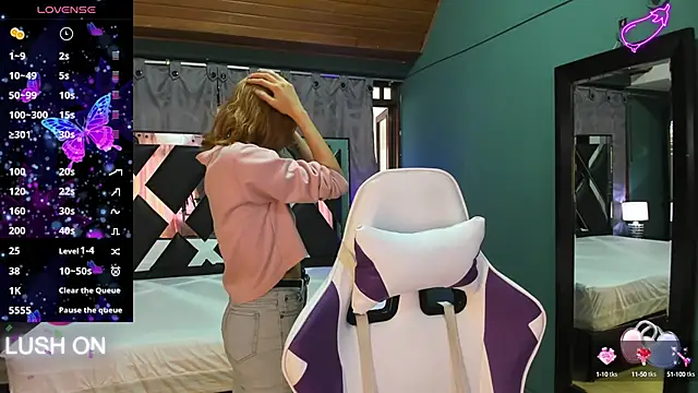 Linda4Petite online show from February 11, 2025, 6:01 pm