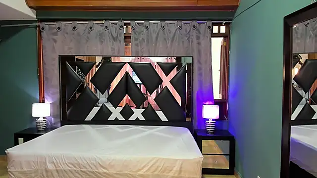 Linda4Petite online show from February 22, 2025, 6:08 pm