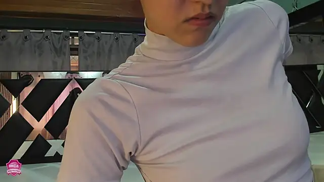 Linda4Petite online show from March 12, 2025, 6:11 pm