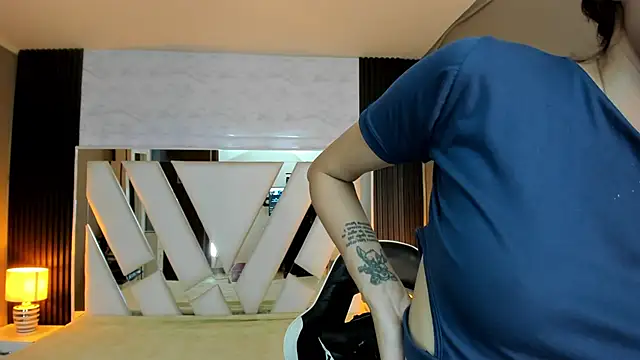 Linda4Petite online show from March 21, 2026, 6:22 pm