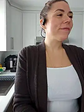 Ellie-L-Elizabeth online show from January 20, 2025, 3:07 pm