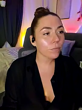 Ellie-L-Elizabeth online show from March 12, 2025, 12:10 am