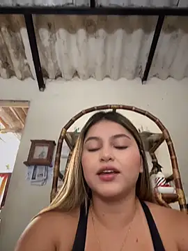 lunablossom  online show from March 31, 2026, 9:15 pm