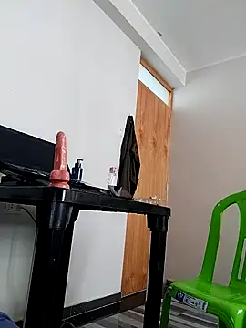 Snapshot of MikeMiller2 chatting on October 25, 2025, 7:19 pm MikeMiller2 online show from October 25, 2025, 7:19 pm